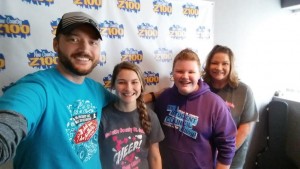 Kent with Gallatin County Junior High Student Council president Whitney Hilburn, Vice President Konner Gross, and Sponsor Amanda Drone