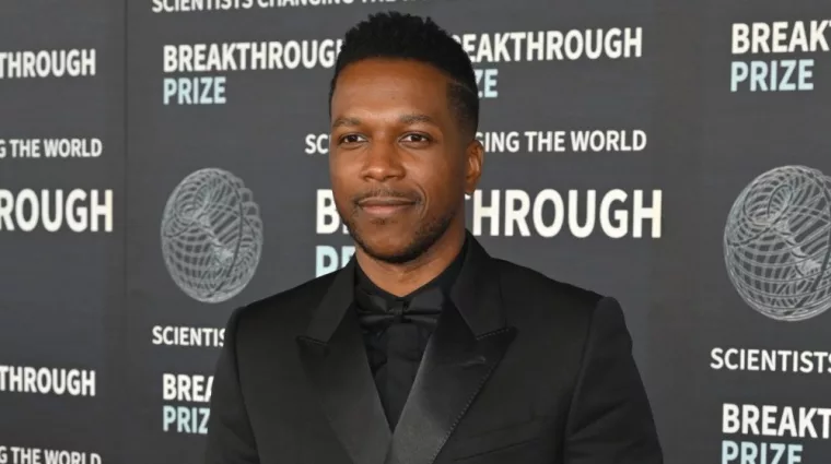 Leslie Odom Jr. at the 2023 Breakthrough Prize Ceremony for Science and Mathematics at the Academy Museum. OS ANGELES^ CA. April 15^ 2023