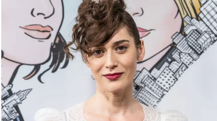 Lizzy Caplan wearing dress by Christopher Kane attends Hulu FX’s Fleishman Is In Trouble at Carnegie Hall in New York on November 7^ 2022