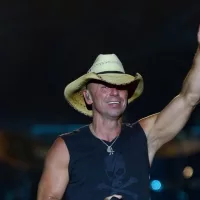 Kenny Chesney performs onstage at the Runaway Country Music Fest at Osceola Heritage Park on March 19^ 2016 in Kissimmee^ Florida.