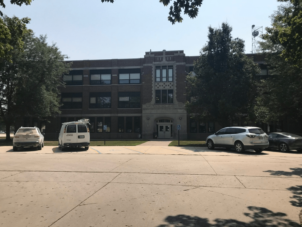 Wapello School District votes to pay workers through the COVID19