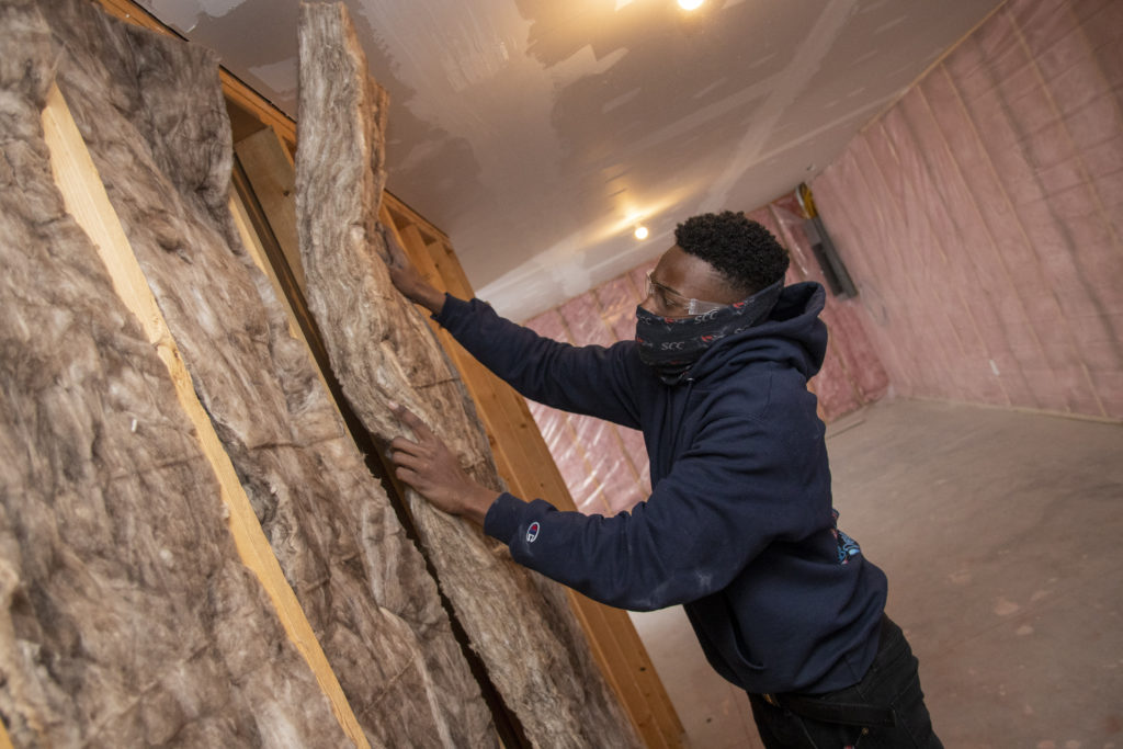 scc-students-partner-with-seirpc-to-build-affordable-housing-kbur