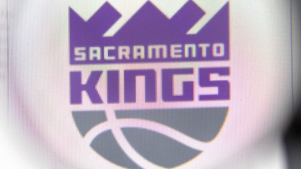 Sacramento Kings fire head coach Luke Walton, promote Alvin Gentry as interim coach - Vimarsana News