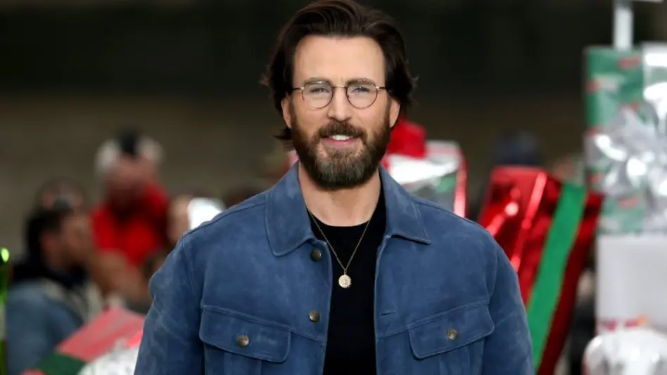 Chris Evans attends the photocall for "Red One" at Potters Fields Park in London^ England. London^ United Kingdom - October 6^ 2024