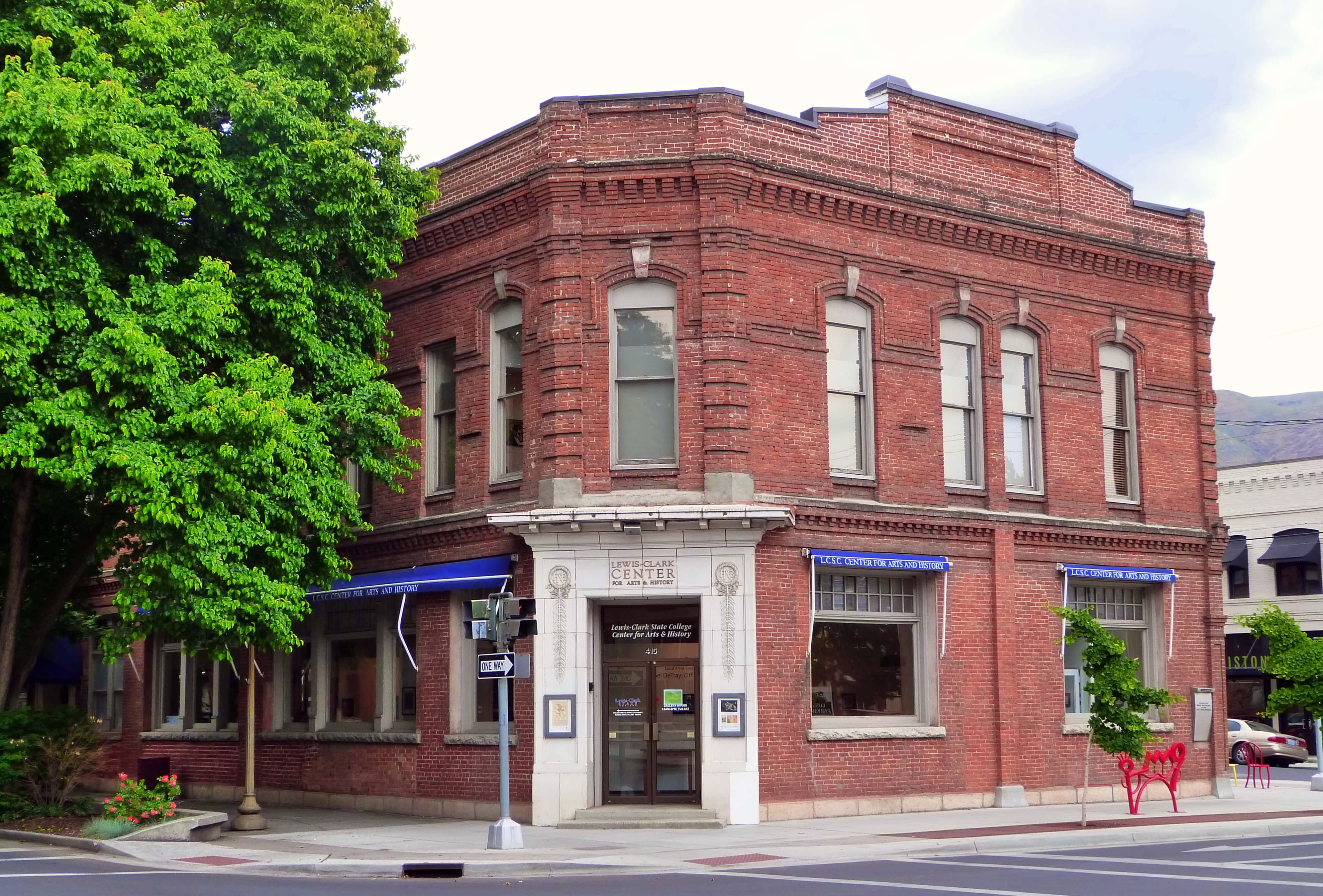 lewis-clark-center-for-arts-and-history