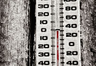 below-zero-thermometer