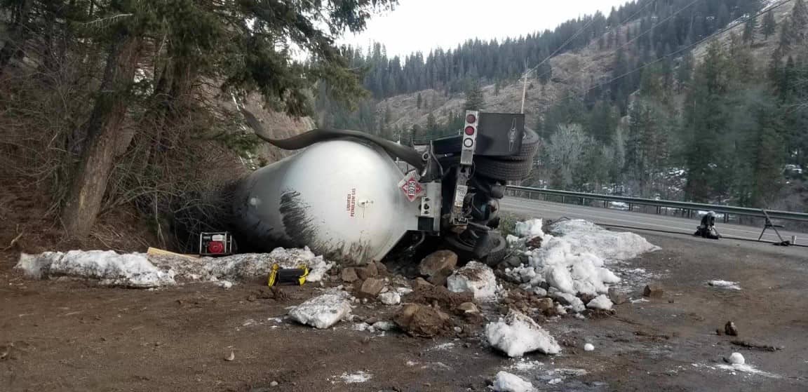 us-95_-between-riggins-and-new-meadows_overturned-tanker_february-2023