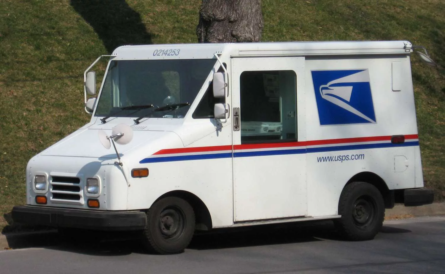 u-s-postal-service-mail-truck