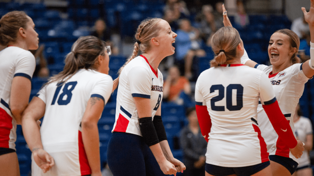 LC Volleyball Returns Home for CCC Matches this Weekend KOZE