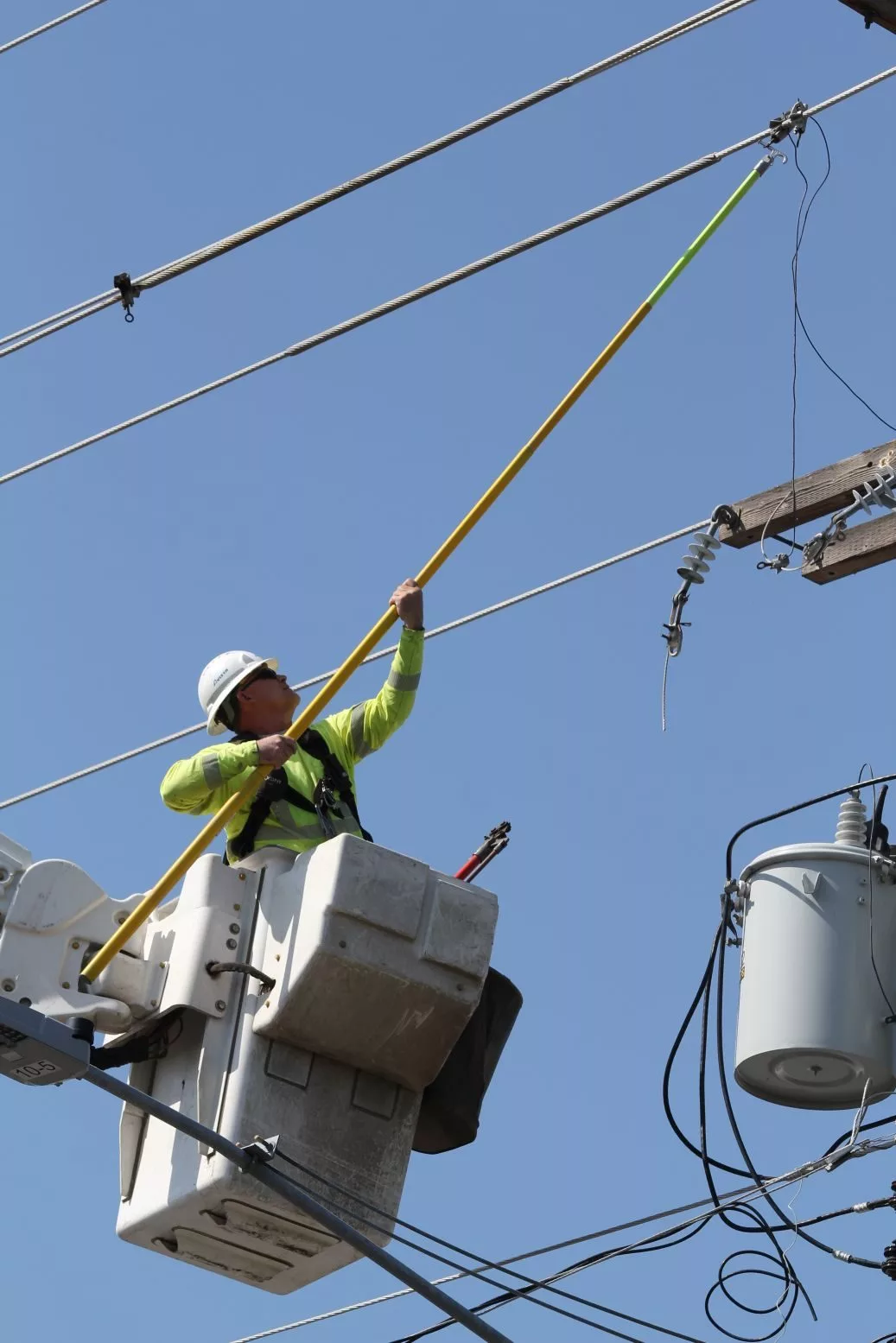 powerlinedown13thst_20