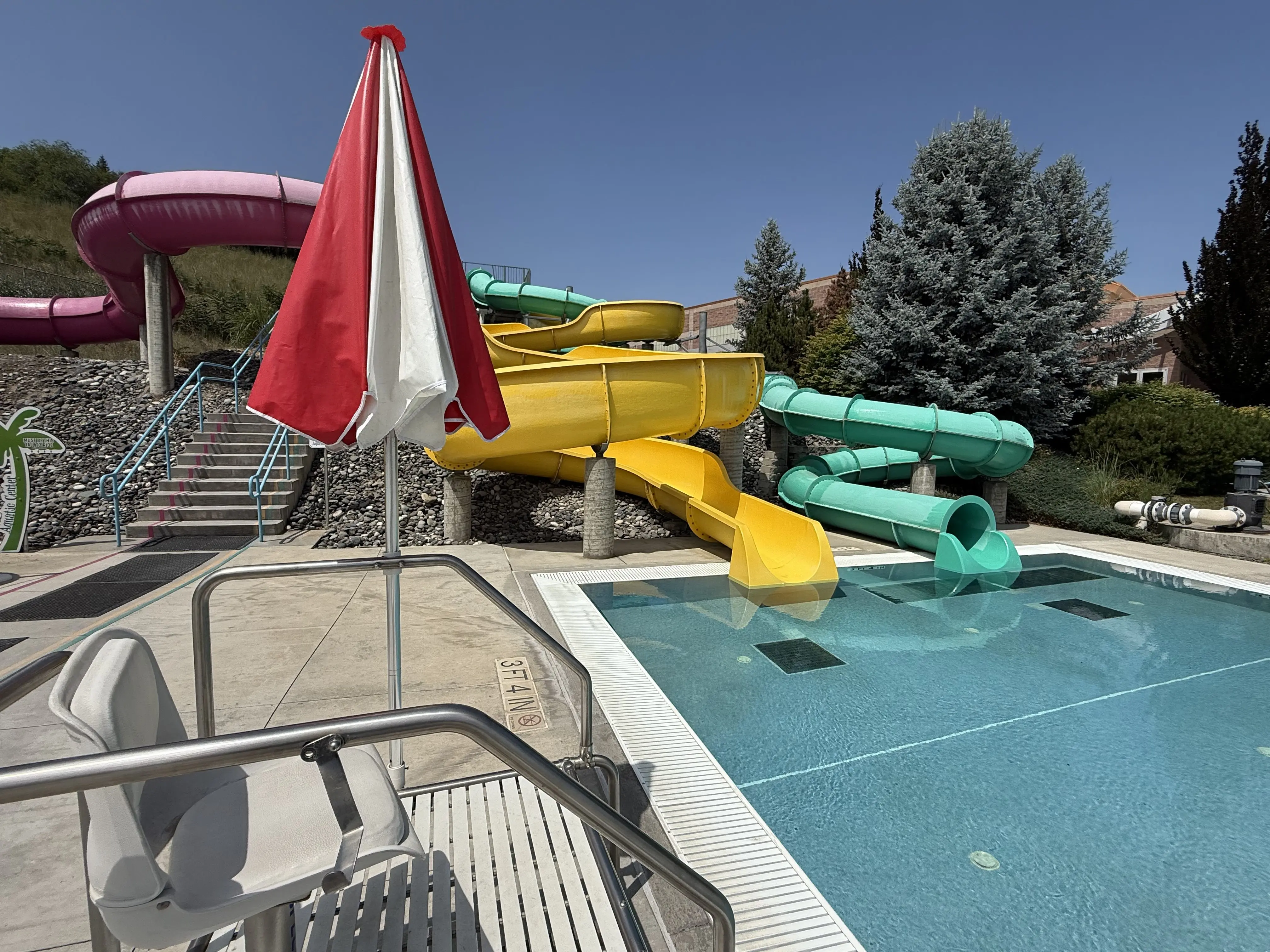 aquatic-center_empty_5