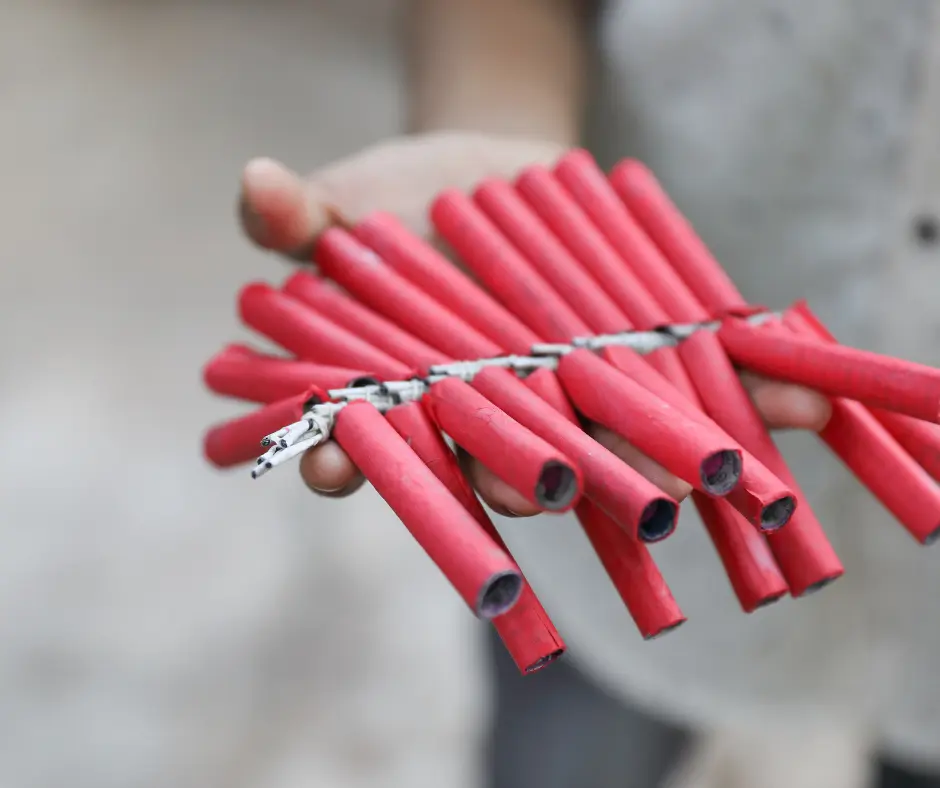 fire-crackers-fireworks