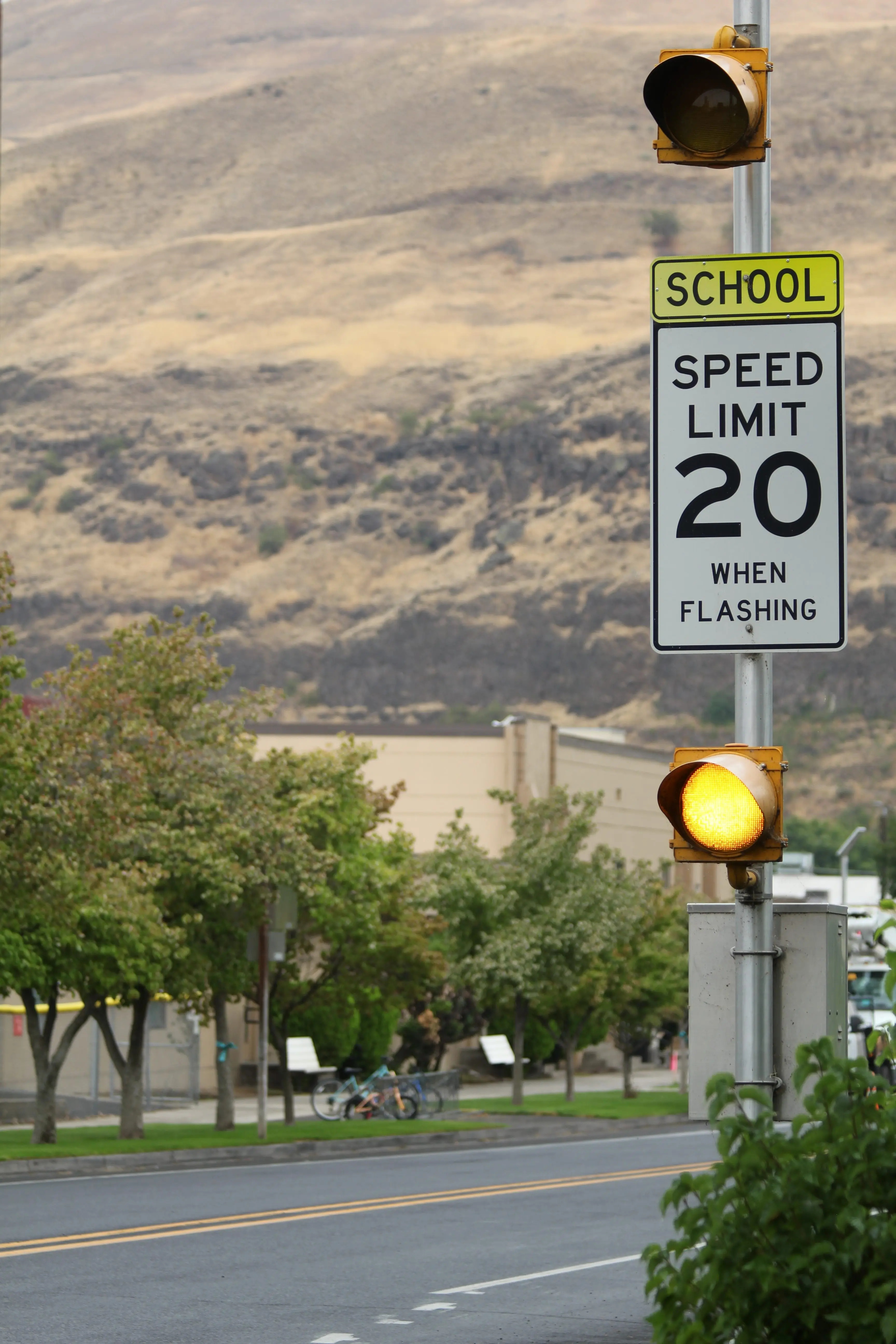 asotin-school-speed-zone-sign