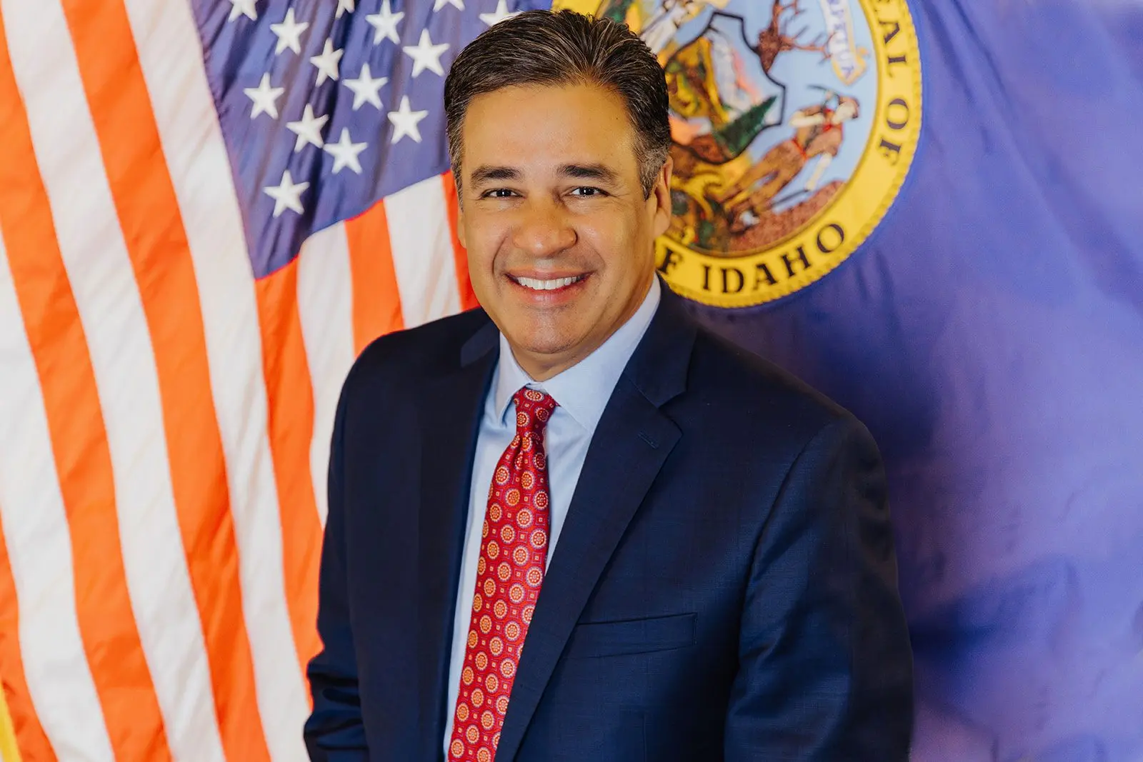 Raidul Laber Labrador Issues Summer Travel Scam Warning to Idahoans | KOZE
