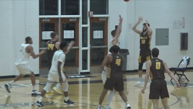 quincy-vs-uis-mens-basketball_preview-0000003