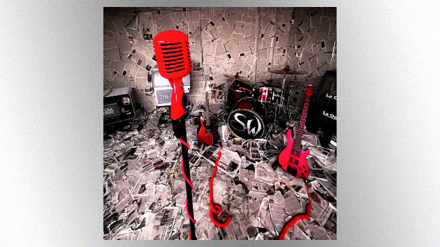 Stillwell, featuring Korn's Fieldy, premieres new song, "Can't Stop Now" - Vimarsana News