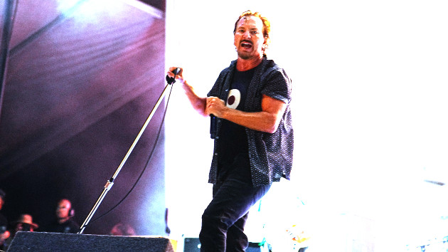 Eddie Vedder & Stevie Nicks, The Killers & Bruce Springsteen jam together during weekend full of collaborations - Vimarsana News