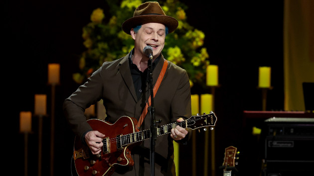 Watch Jack White cover Loretta Lynn at tribute concert to late country icon - Vimarsana News