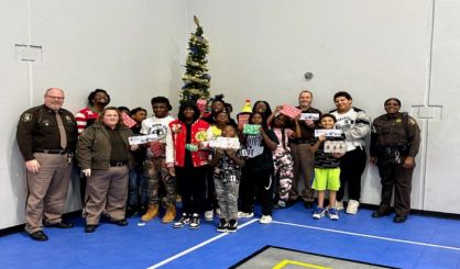 Sheriff's Department Delivers Toys To Children Involved In Boys And Girls Club - Vimarsana News