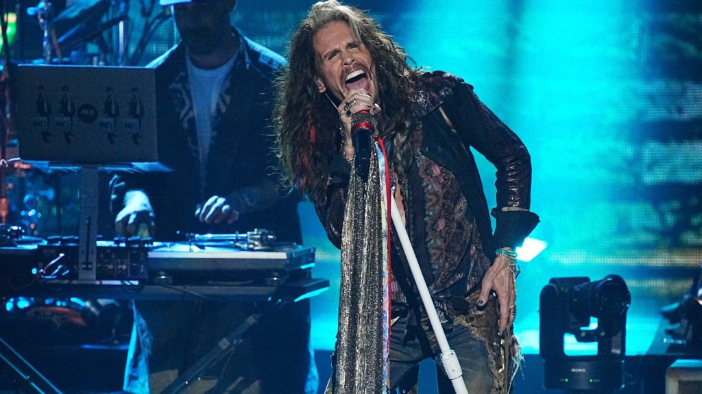 Steven Tyler accused of sexual relationship with a minor - Vimarsana News
