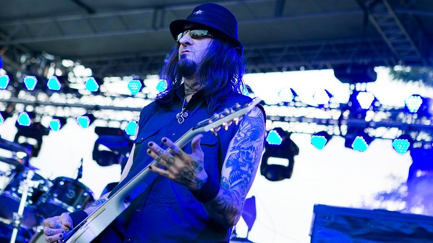 Current & former Saliva singers teaming up for new song in honor of late guitarist Wayne Swinny - Vimarsana News
