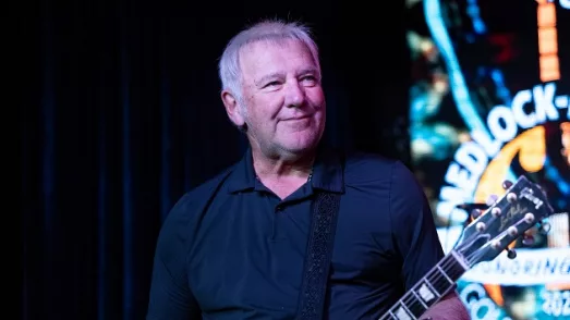 g_alexlifeson_112123173399