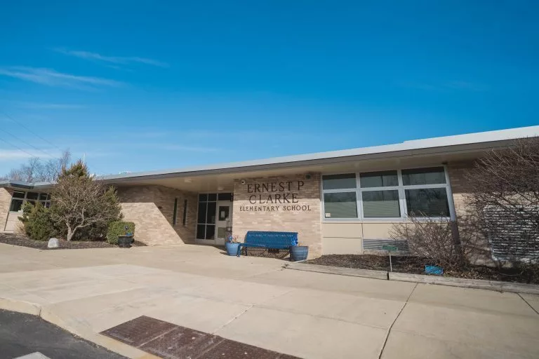 419d2638-95a8-4399-a79b-0a8702427c91-768x512563527-1