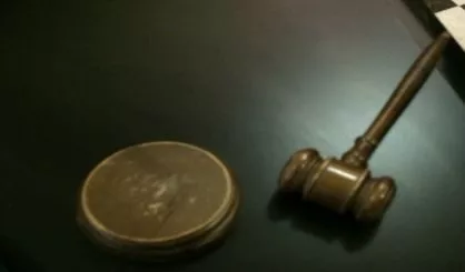 gavel947375924