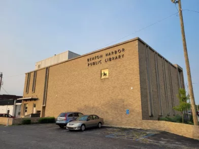 benton-harbor-library-768x576872944-1