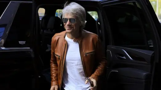 m_bonjovi_110625472862