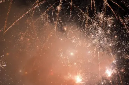 new-years-eve-safe-768x511148474-1