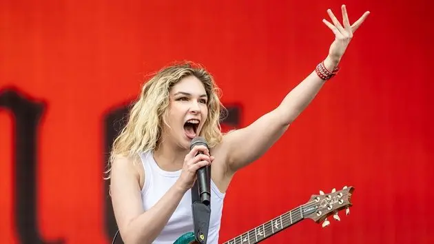 g_thewarning_021126775233