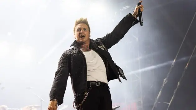 g_paparoach_022426890930