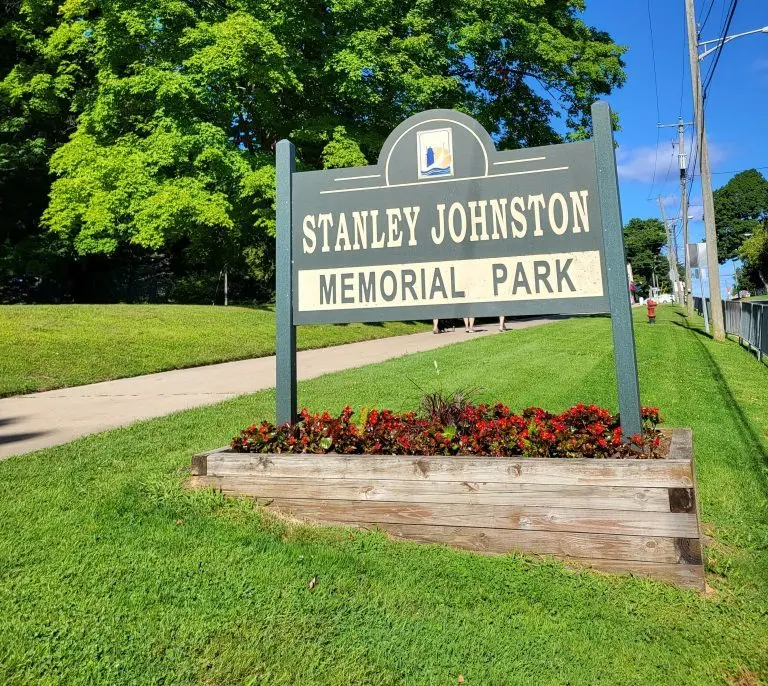 stanley-johnston-park-768x686401846-1