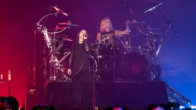 getty_evanescence_060226997341