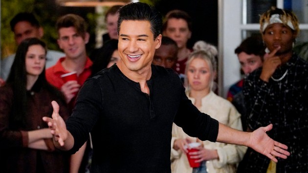 Mario Lopez says dads deserve to be spoiled, not "get the shaft" on Father's Day - Vimarsana News