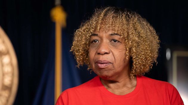 Eric Garner's mother speaks out on first days of NYPD judicial inquiry - Vimarsana News