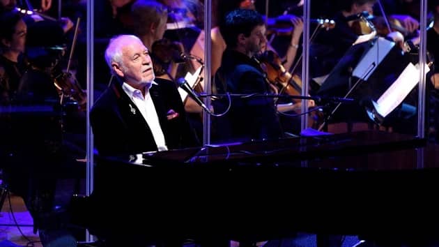 Procol Harum frontman Gary Brooker, singer and co-writer of "A Whiter Shade of Pale," dead at 76 - Vimarsana News