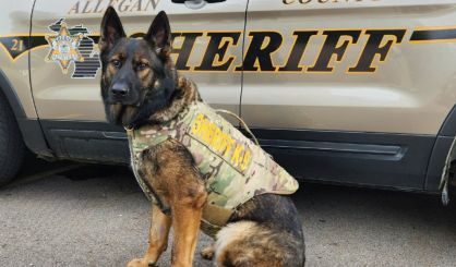 thor-w-vest