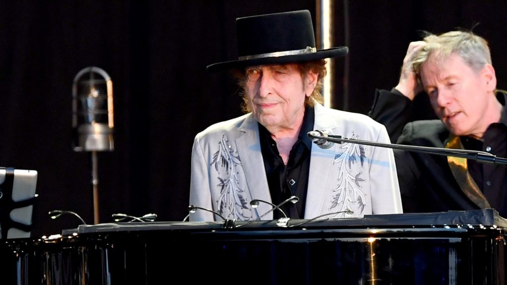 Bob Dylan reveals what artists he's listening to | SuperHits 103.7 COSY-FM - Vimarsana News