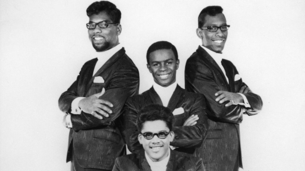 The Whispers pay tribute to founding member Gordy Harmon - Vimarsana News