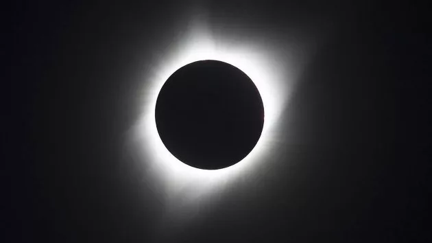 eclipse-gty-jt-240402_1712075071586_hpembed_21x13416808