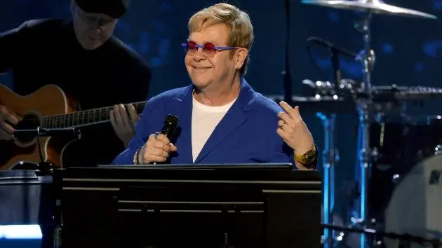 getty_eltonjohnrrhof2025smiling_120825823137
