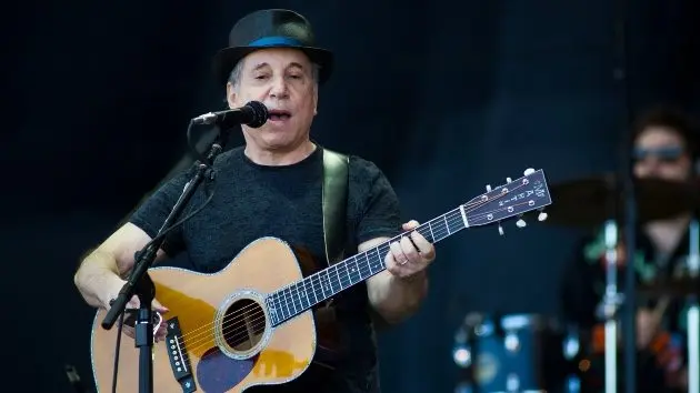getty_paulsimon_121925_08058