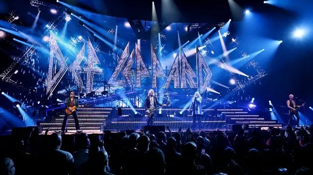 getty_defleppard_020526621304