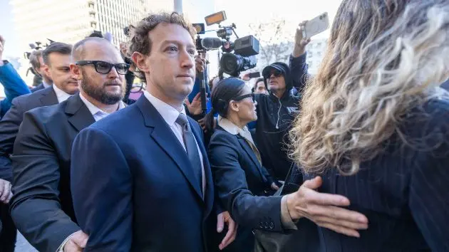 getty_zuckerburg_021826881741