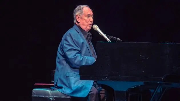 getty_neilsedaka_030526127077