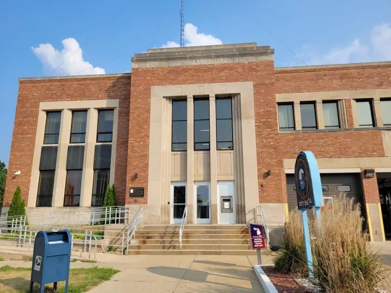 benton-harbor-city-hall-2025-2-768x576752760-1