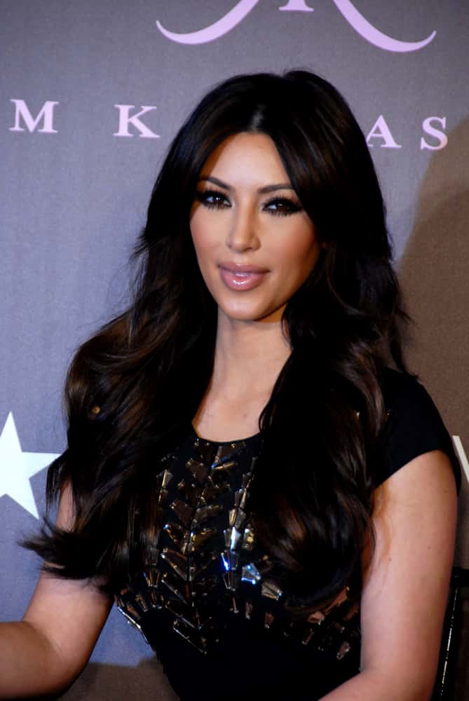kim-kardashian-launches-her-new-fragrance-kim-kardashian-at-macys-in-glendale-on-february-22-2011