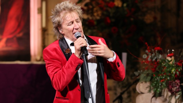 Rod Stewart says he's glad it's "difficult" to get his eight kids together for Christmas - Vimarsana News
